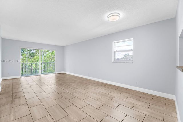 1100 NW 87th Avenue 508, Coral Springs, FL 33071