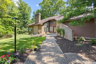 1860 Beard Drive, Grand Rapids, MI 49546