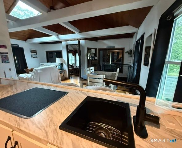 98 Oswegatchie Road, Waterford, CT 06385