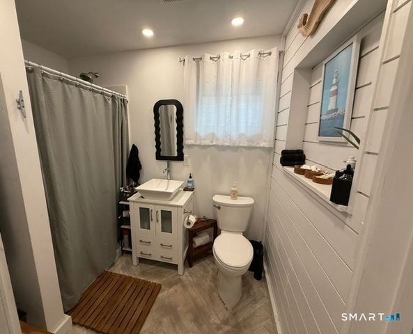 98 Oswegatchie Road, Waterford, CT 06385