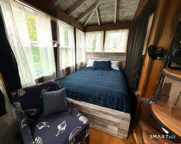 98 Oswegatchie Road, Waterford, CT 06385