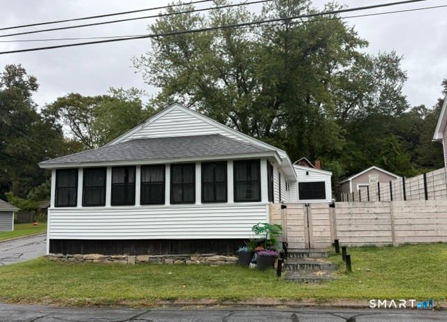 98 Oswegatchie Road, Waterford, CT 06385