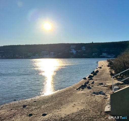 98 Oswegatchie Road, Waterford, CT 06385