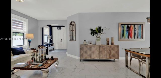 8521 W 33rd Ave 8521, Hialeah, FL 33018