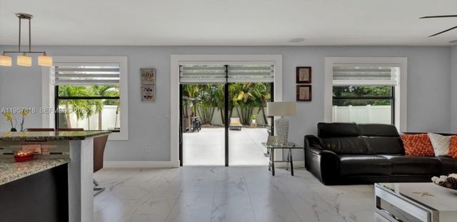 8521 W 33rd Ave 8521, Hialeah, FL 33018