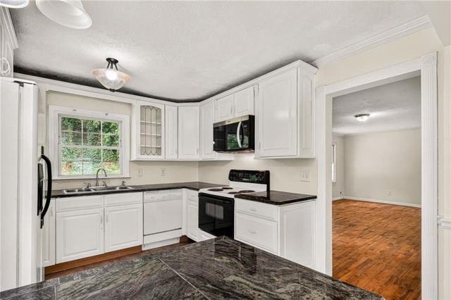 3816 Green Bay Dr, Lawrenceville, GA 30044
