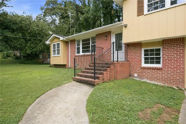 3816 Green Bay Dr, Lawrenceville, GA 30044