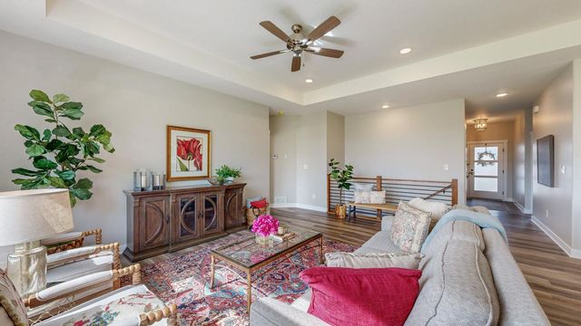 509 Golfview Avenue, Zumbrota, MN 55992