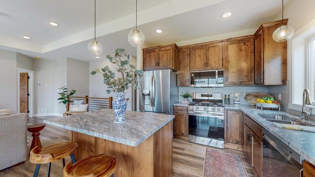 509 Golfview Avenue, Zumbrota, MN 55992