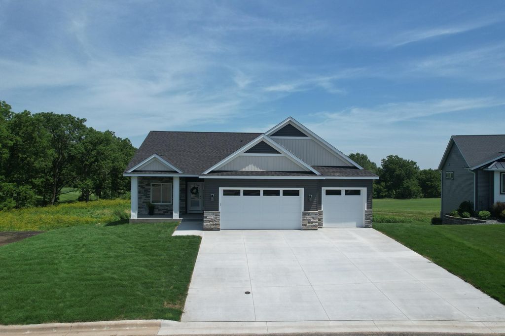 509 Golfview Avenue, Zumbrota, MN 55992