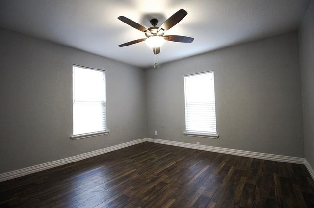 2733 Livingston Avenue, Fort Worth, TX 76110