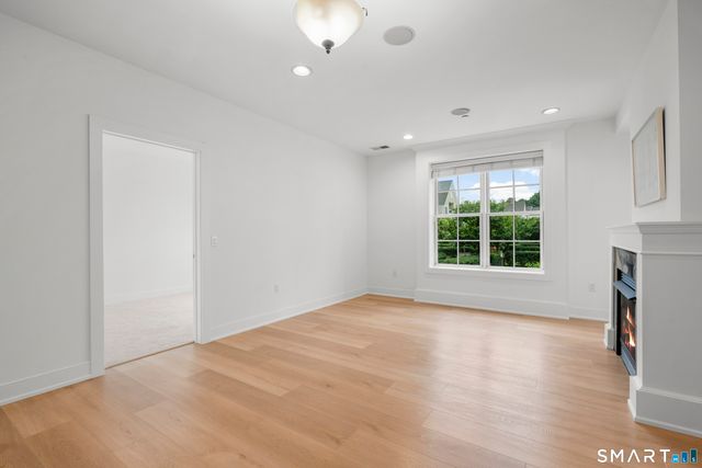 77 Havemeyer Lane 310, Stamford, CT 06902