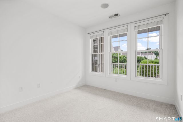 77 Havemeyer Lane 310, Stamford, CT 06902
