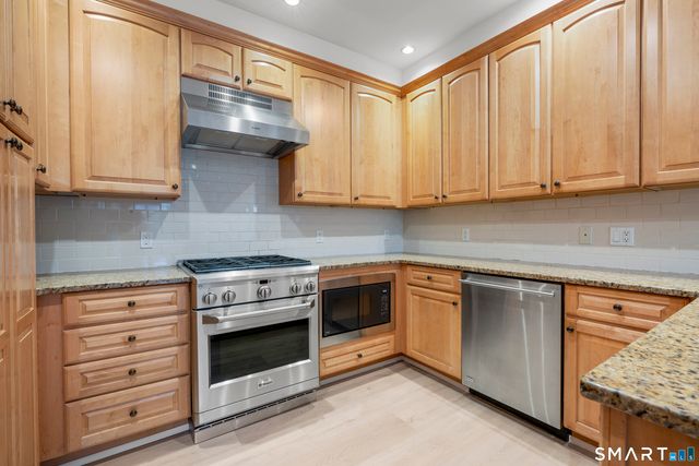 77 Havemeyer Lane 310, Stamford, CT 06902