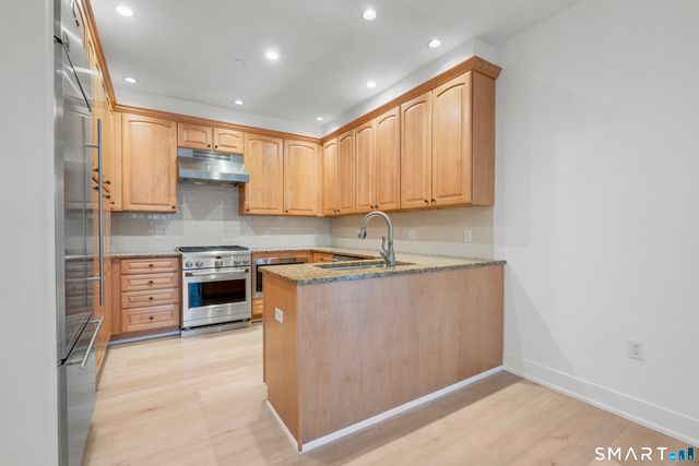 77 Havemeyer Lane 310, Stamford, CT 06902