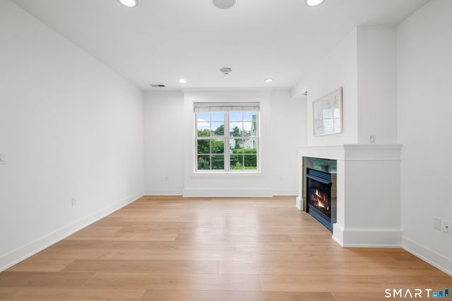 77 Havemeyer Lane 310, Stamford, CT 06902