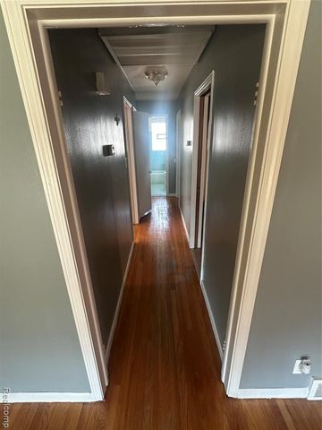 12731 W Parkway Street, Detroit, MI 48223