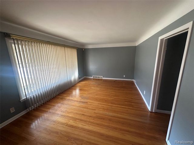 12731 W Parkway Street, Detroit, MI 48223