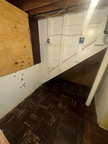 12731 W Parkway Street, Detroit, MI 48223