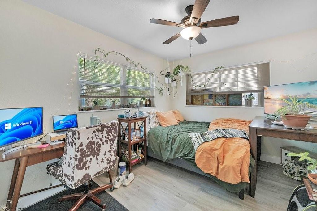Image 18 of property listing at 1304 E OSBORNE, Tampa, FL 33603