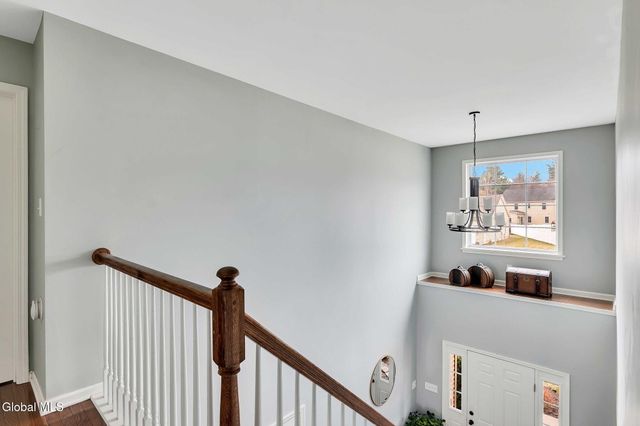 6 Jennifer Drive, Halfmoon, NY 12118