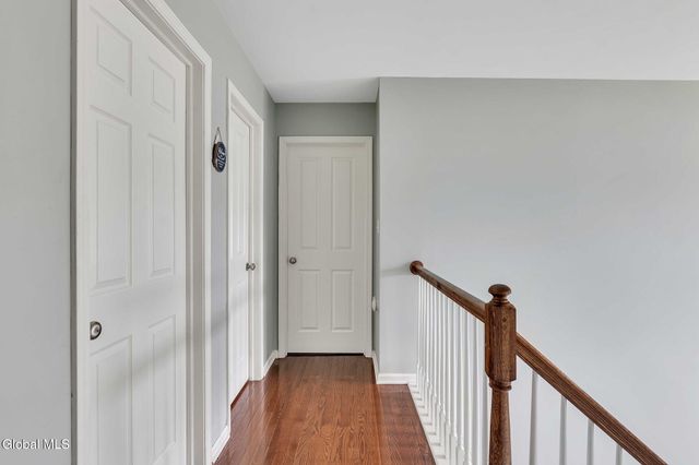 6 Jennifer Drive, Halfmoon, NY 12118