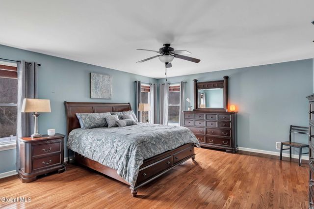 6 Jennifer Drive, Halfmoon, NY 12118