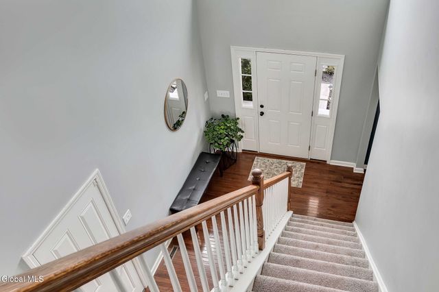 6 Jennifer Drive, Halfmoon, NY 12118