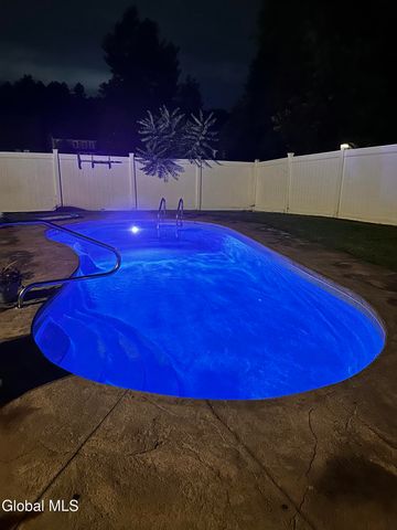 6 Jennifer Drive, Halfmoon, NY 12118