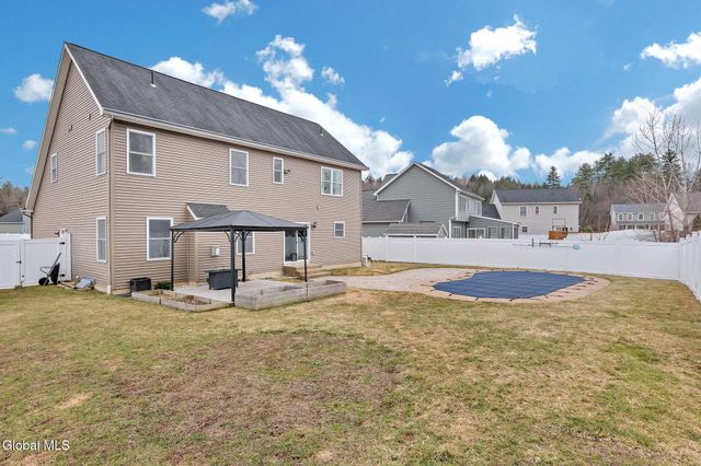 6 Jennifer Drive, Halfmoon, NY 12118