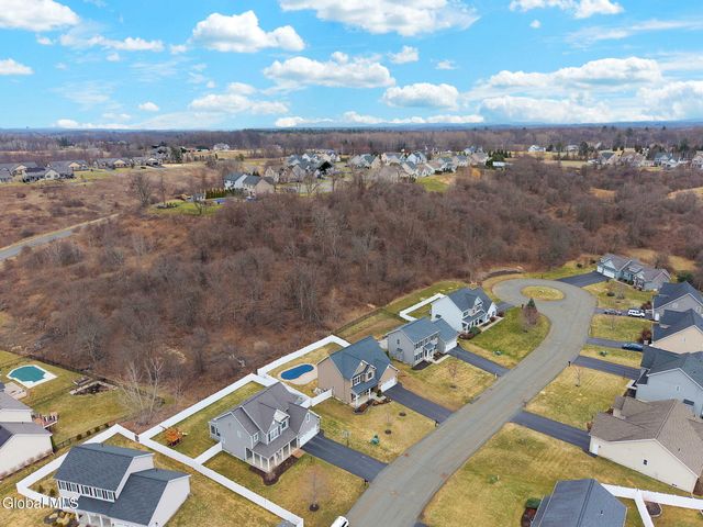 6 Jennifer Drive, Halfmoon, NY 12118