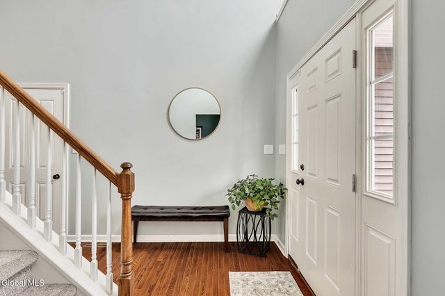 6 Jennifer Drive, Halfmoon, NY 12118