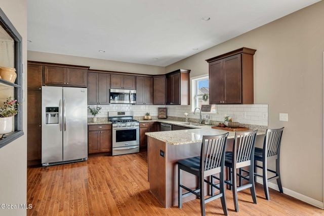 6 Jennifer Drive, Halfmoon, NY 12118