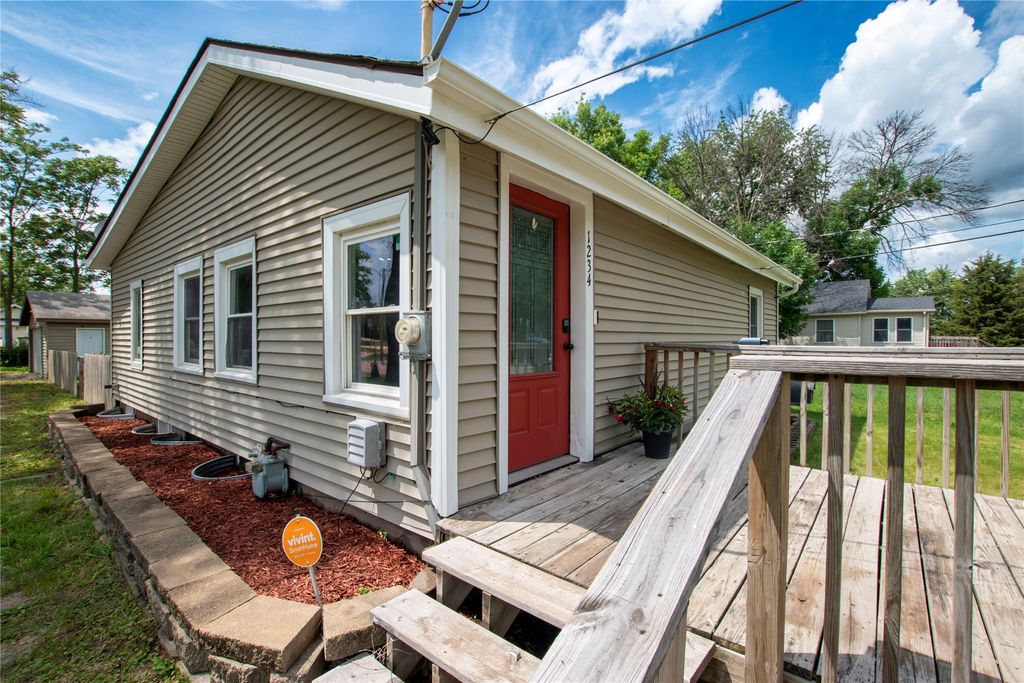 1234 E 26th Court, Des Moines, IA 50317