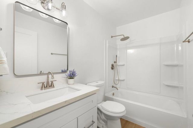 5523 Adobe Falls Road 3, San Diego, CA 92120