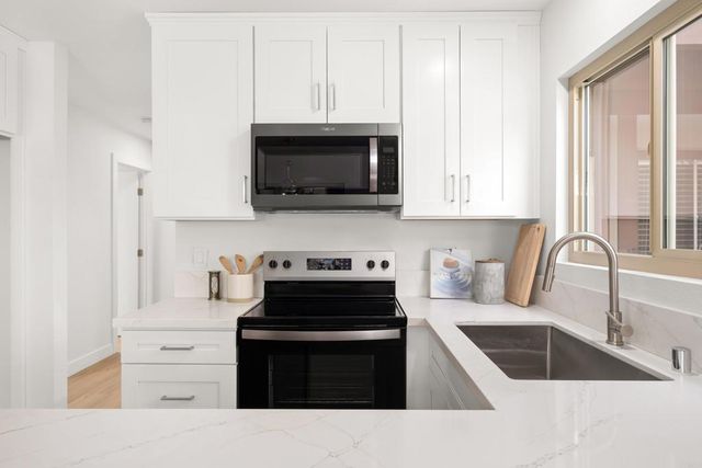 5523 Adobe Falls Road 3, San Diego, CA 92120