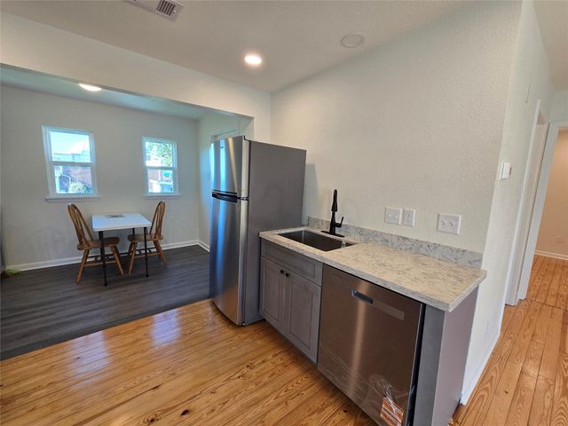 914 Avenue K, Galveston, TX 77550