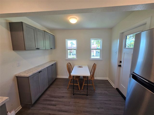 914 Avenue K, Galveston, TX 77550