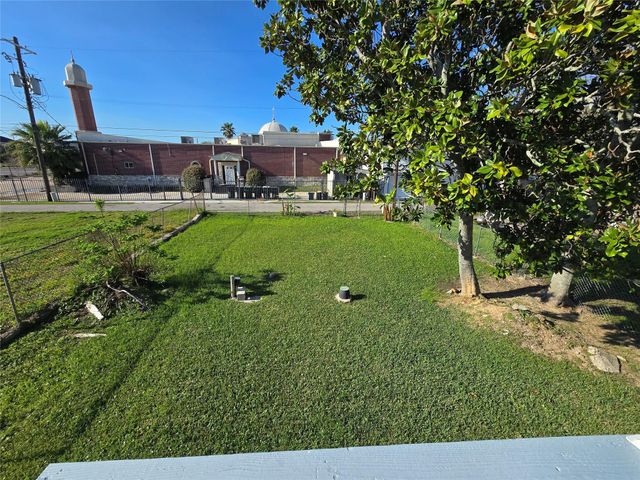 914 Avenue K, Galveston, TX 77550