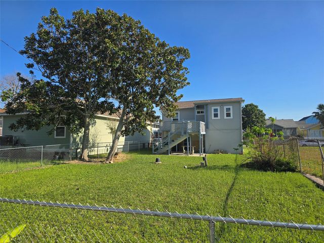 914 Avenue K, Galveston, TX 77550