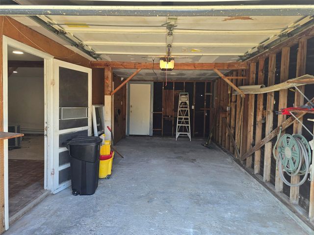 914 Avenue K, Galveston, TX 77550