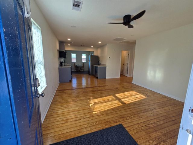 914 Avenue K, Galveston, TX 77550