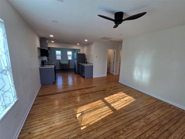 914 Avenue K, Galveston, TX 77550