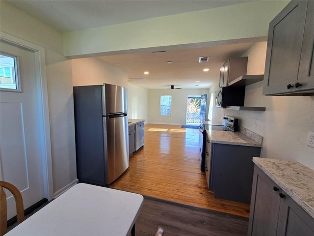 914 Avenue K, Galveston, TX 77550