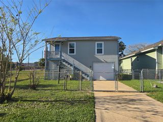 914 Avenue K, Galveston, TX 77550