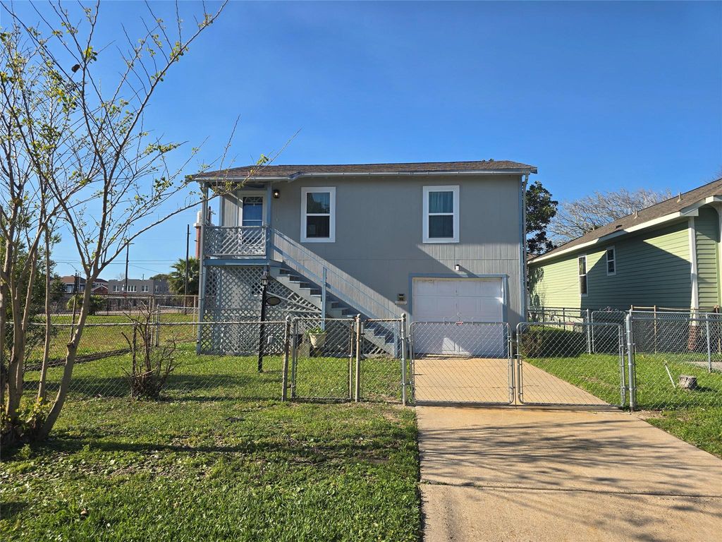 914 Avenue K, Galveston, TX 77550