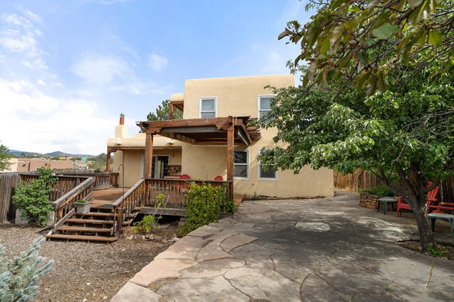 3218 Nizhoni Drive, Santa Fe, NM 87507