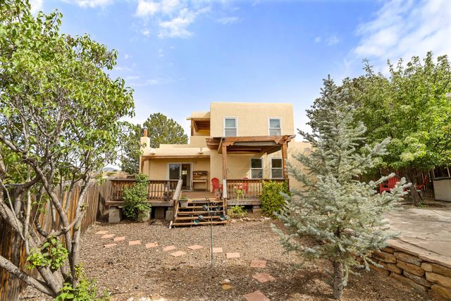 3218 Nizhoni Drive, Santa Fe, NM 87507