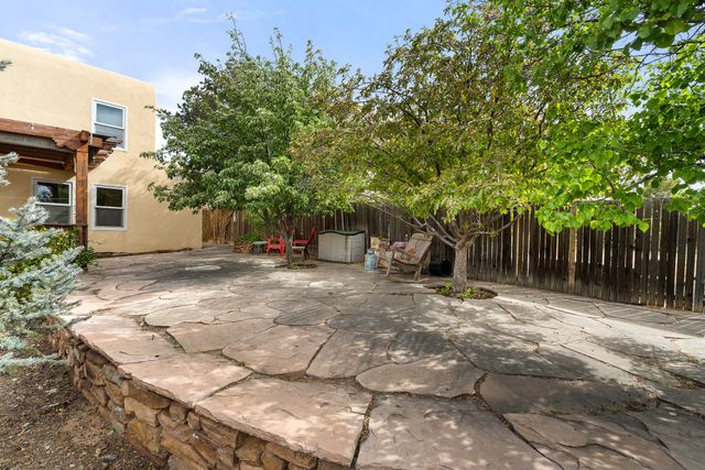 3218 Nizhoni Drive, Santa Fe, NM 87507