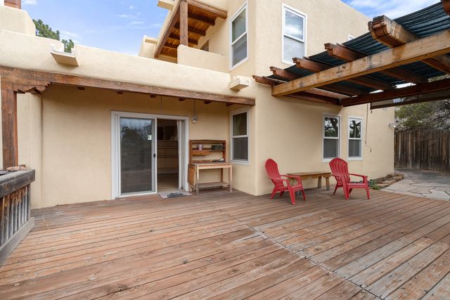 3218 Nizhoni Drive, Santa Fe, NM 87507